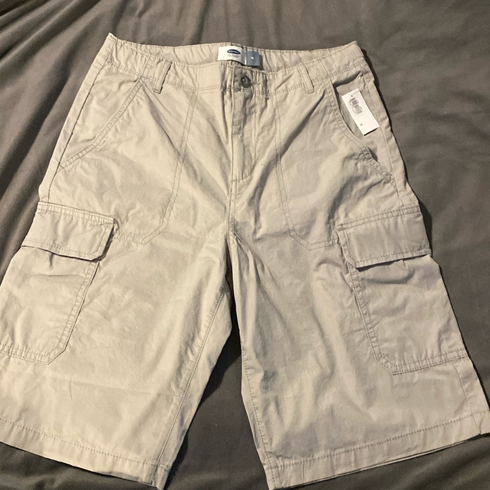 Old navy boys cargo shorts size 16, NWT